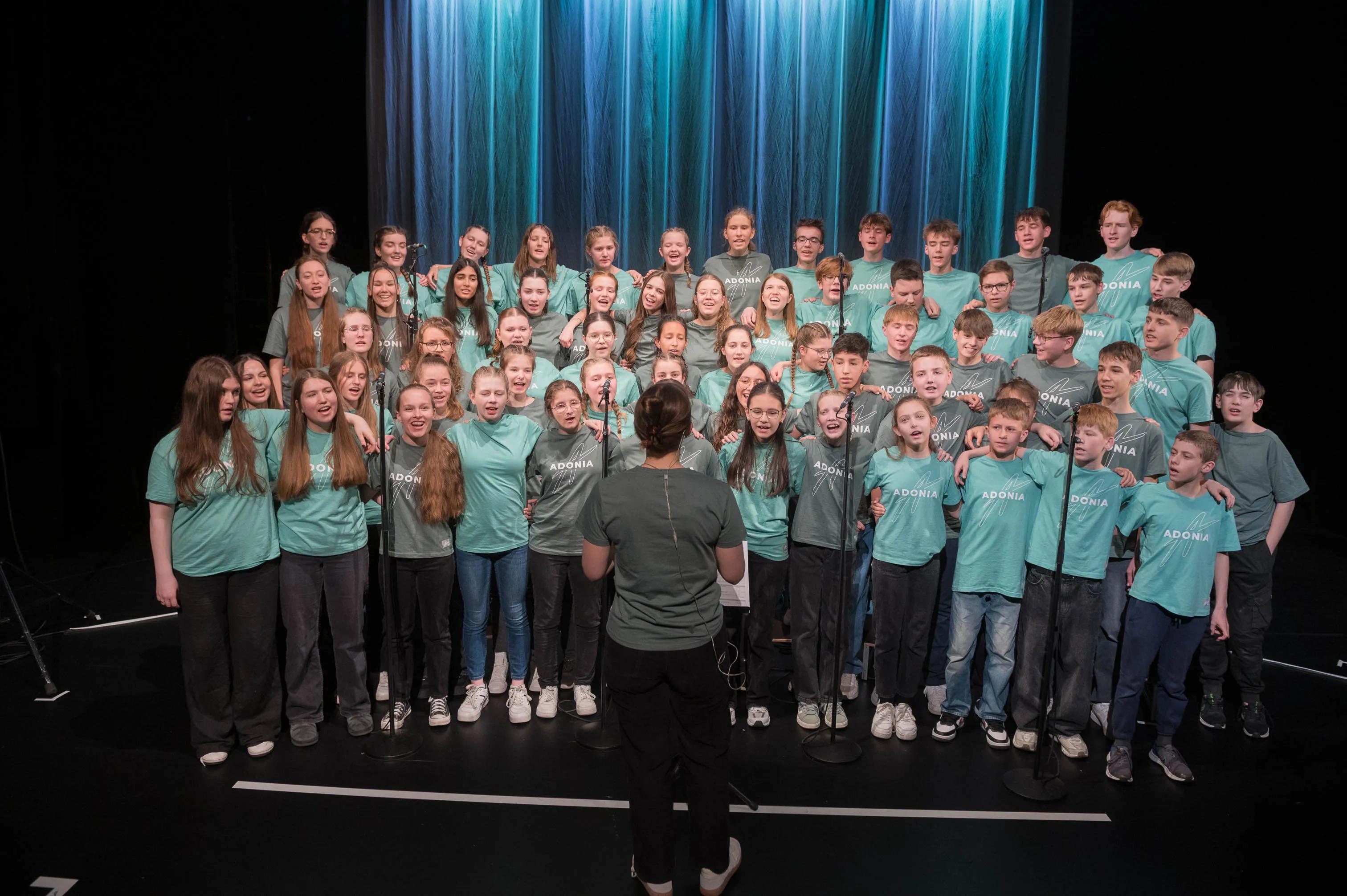 20250423_9286_Adonia_LQ